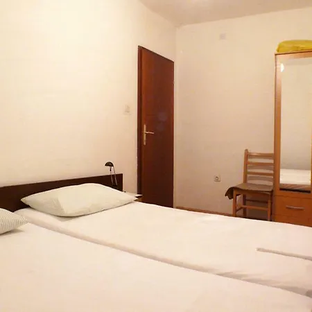 Uvala Karbuni 4465a * بريغراديكا