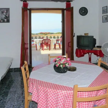 Uvala Karbuni 4465a * بريغراديكا